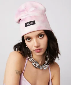 New Girl Order RIBBED TIE DYE BEANIE WITH BADGE DETAIL - LIGHT PINK