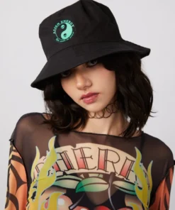 New Girl Order Tops BUCKET HAT WITH YING & YANG EMBROIDERY - BLACK