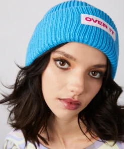 New Girl Order RIBBED BEANIE WITH OVER IT BADGE DETAIL - BLUE Tops