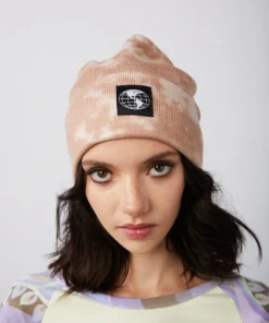 New Girl Order RIBBED TIE DYE BEANIE WITH BADGE DETAIL - OATMEAL