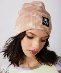 New Girl Order RIBBED TIE DYE BEANIE WITH BADGE DETAIL - OATMEAL